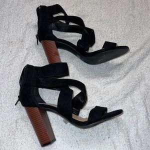 Penny loves Kenny heels